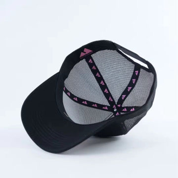 MIXED CONTRAST CAP BLACK AND PINK